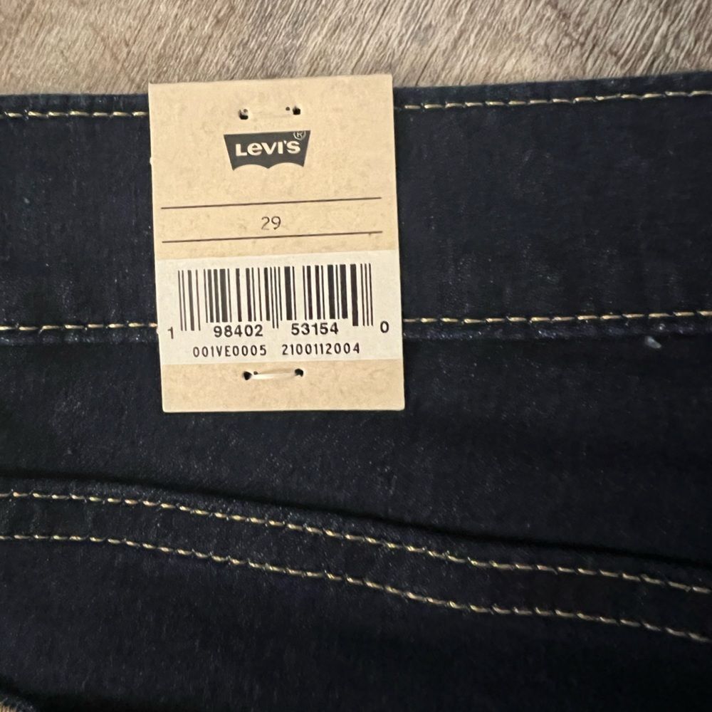 Levi's Shaping Bermuda Shorts- Size 29 - Picture 6 of 9